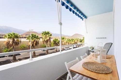 Home2Book Bright Apt in Puertito, Terrace & Pool