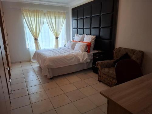 Postel nebo postele na pokoji v ubytování Two Bedroom Ensuite in Polokwane