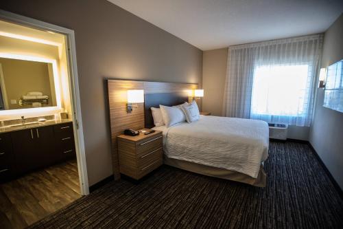 Letto o letti in una camera di TownePlace Suites by Marriott Boynton Beach