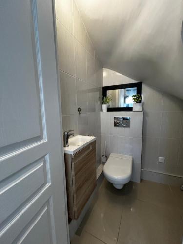 Ένα μπάνιο στο Maison studio duplex Mont Valérien