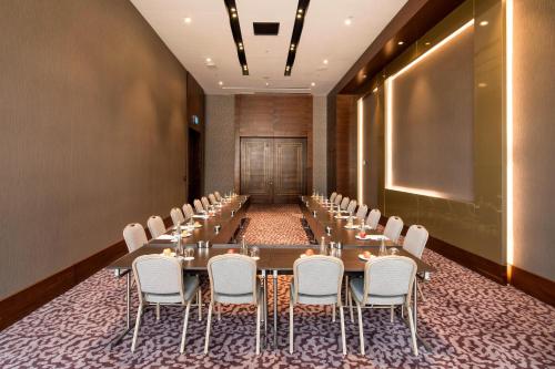 Kawasan bisnes dan/atau bilik persidangan di Sheraton Grand Istanbul Atasehir