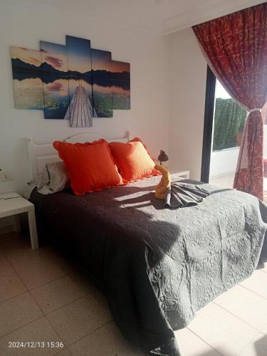 Postel nebo postele na pokoji v ubytování Garajonay Atico Costa Adeje & Jacuzzi& barbacoa Gran terraza
