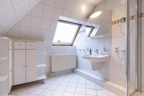 Vannituba majutusasutuses Ferienhaus Deichliebe - Ihr Rückzugsort an der Nordsee