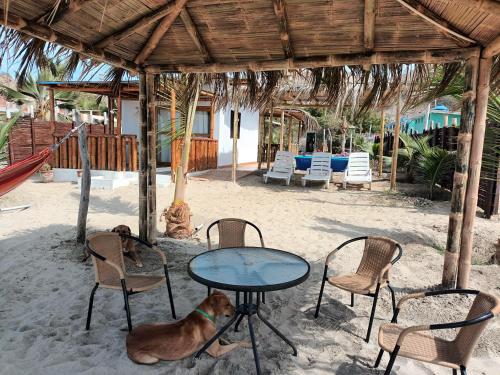 Φωτογραφία από το άλμπουμ του Bungalows Sol y Mar σε Canoas De Punta Sal