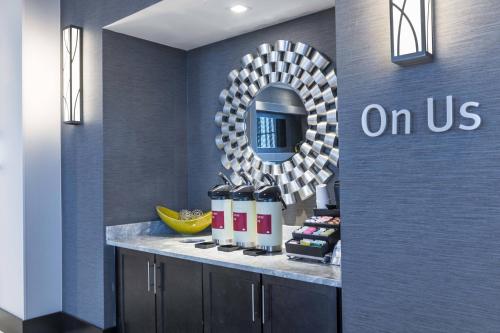 Foto dalla galleria di TownePlace Suites by Marriott Boston Logan Airport/Chelsea a Chelsea