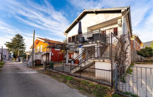 Lovely Apartment In Gornji Karin