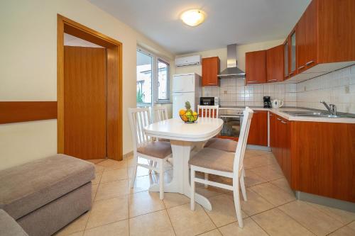 Apartments Tudor with Balcony