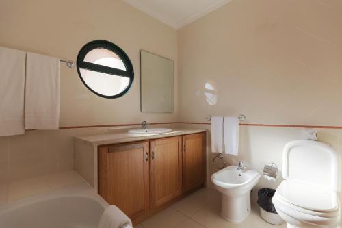 Koupelna v ubytování Eden Vilage by Garvetur