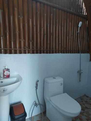 Bilik mandi di Vikings Ecolodge