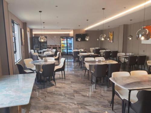 Restaurace v ubytování Hotel EDEN