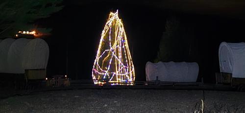 Φωτογραφία από το άλμπουμ του Covered Wagons Hill Camp - WAGON 1 σε Lenoir