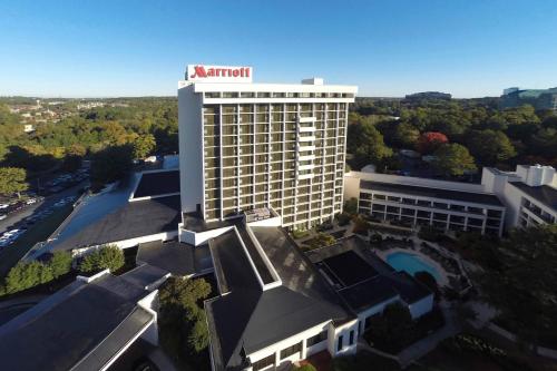an aerial view of an atrium hotel building at Atlanta Marriott Northwest at Galleria in Atlanta
