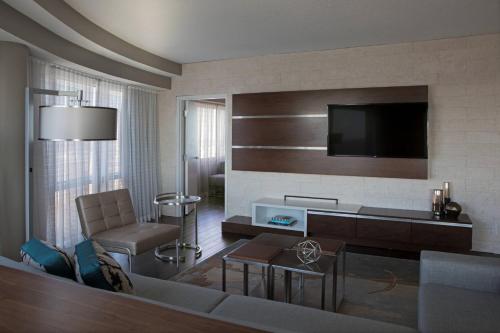 Kansas City Marriott Country Club Plaza Image