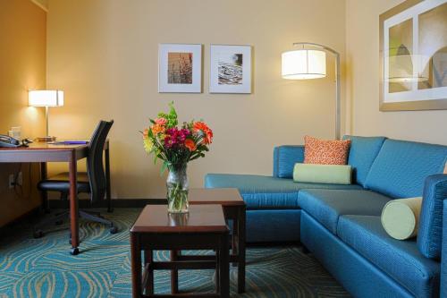 Posezení v ubytování SpringHill Suites by Marriott Colorado Springs South
