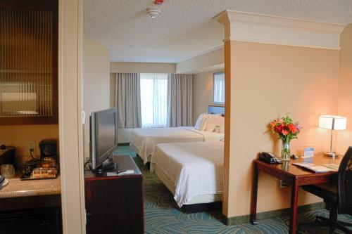 Postel nebo postele na pokoji v ubytování SpringHill Suites by Marriott Colorado Springs South