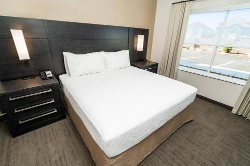 Кровать или кровати в номере Residence Inn by Marriott Reno Sparks