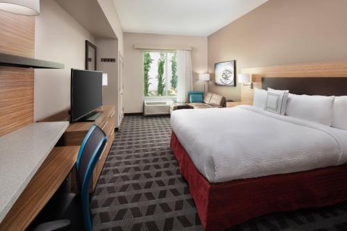 TownePlace Suites by Marriott San Diego Downtown Image