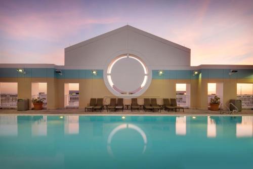 Kolam renang di atau dekat dengan Sheraton Suites Fort Lauderdale West
