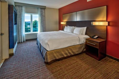 Un ou plusieurs lits dans un hébergement de l'établissement Residence Inn by Marriott Blacksburg-University
