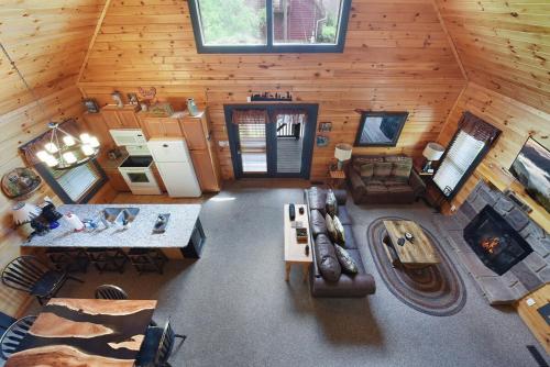 Ryes and Shine Bootlegger's Cabin! Hot Tub* Pool* Arcade* Billiards *EV * Pet Friendly photo 43