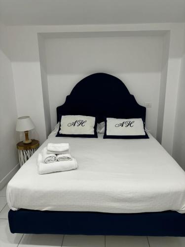 Postel nebo postele na pokoji v ubytování AH Suite Sorrento