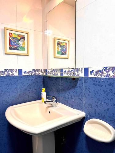 Bilik mandi di Trips Trilogy Gulshan Apartmet
