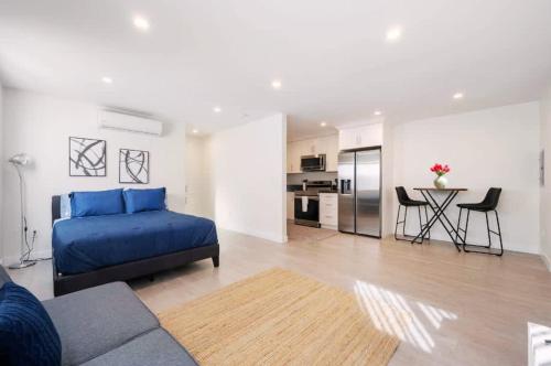 Dapur atau dapur kecil di Prestige Studio Haven at Burbank