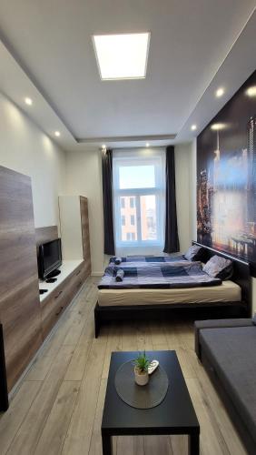 Arena flat, free street parking