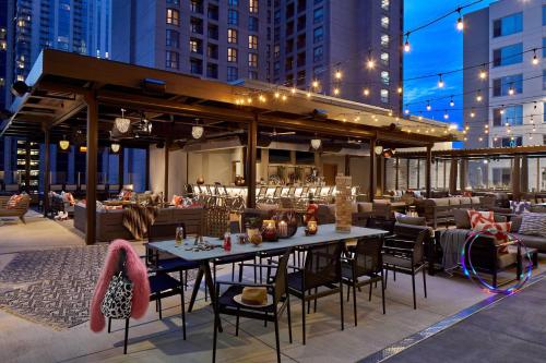 Εστιατόριο ή άλλο μέρος για φαγητό στο Moxy Atlanta Midtown