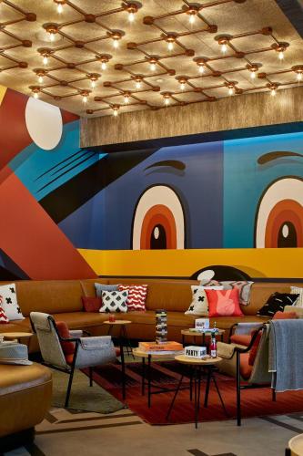 Χώρος καθιστικού στο Moxy Atlanta Midtown