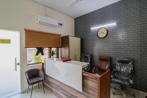 Gallery image of Hotel O HI - Five Residency in Ludhiana