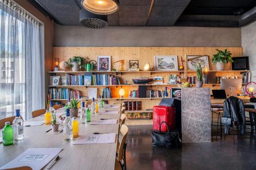 Bebidas en Moxy Bordeaux