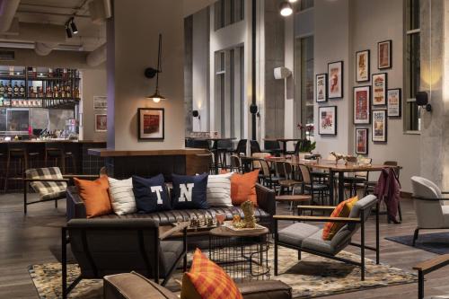 Moxy Nashville Vanderbilt Area Image