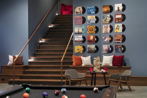 Moxy Nashville Vanderbilt Area Image