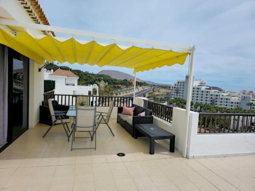 Balkón nebo terasa v ubytování Garajonay Atico Costa Adeje & Jacuzzi& barbacoa Gran terraza