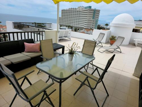 Balkón nebo terasa v ubytování Garajonay Atico Costa Adeje & Jacuzzi& barbacoa Gran terraza