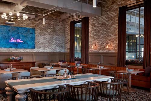 Χώρος καθιστικού στο Hotel Zachary, Chicago, a Tribute Portfolio Hotel