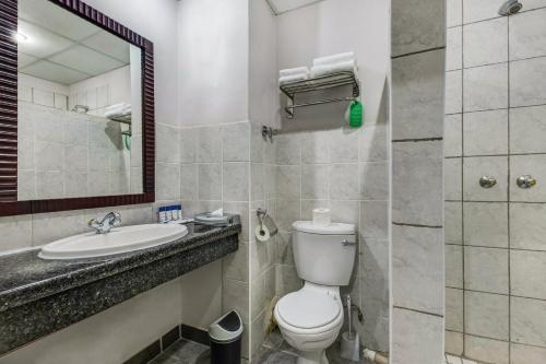 Salle de bains dans l'établissement Protea Hotel by Marriott Lusaka Cairo Road