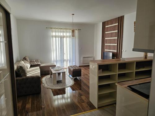 Un lugar para sentarse en Apartman Bubii