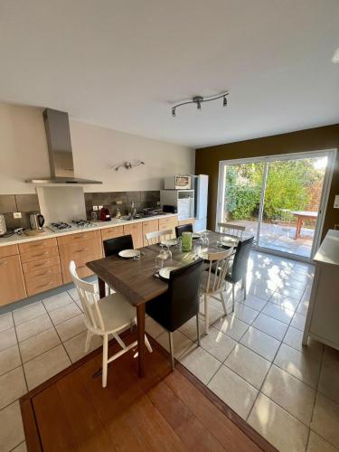 Kuchyň nebo kuchyňský kout v ubytování Spacious house for 8 people