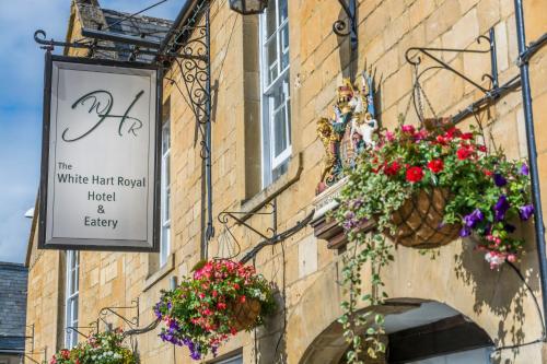 Gambar di galeri bagi The White Hart Royal, Moreton-in-Marsh, Cotswolds - The Coaching Inn Group di Moreton in Marsh