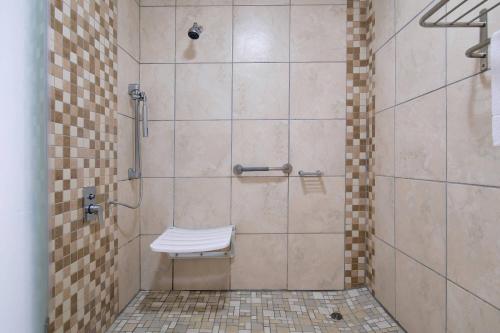 Bilik mandi di Protea Hotel by Marriott Polokwane Landmark