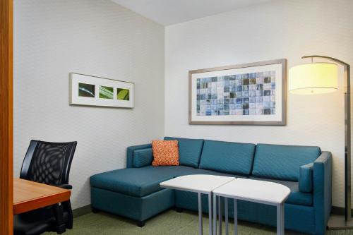 Χώρος καθιστικού στο SpringHill Suites by Marriott Scranton Montage Mountain