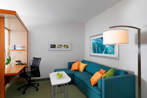 Χώρος καθιστικού στο SpringHill Suites by Marriott Scranton Montage Mountain