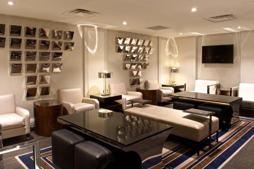 Beverly Hills Marriott Image