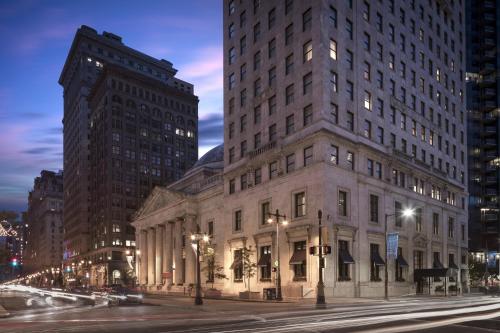 a large building on a city street at night at The Ritz-Carlton, Philadelphia in Philadelphia