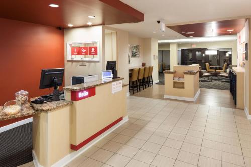 Cucina o angolo cottura di TownePlace Suites Columbia Southeast / Fort Jackson