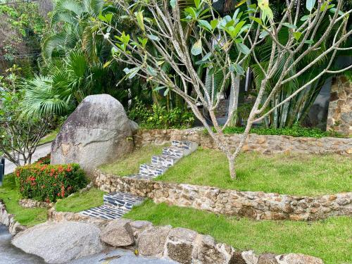 Taman di luar Ko Samui Seaview pool villa Seren with car