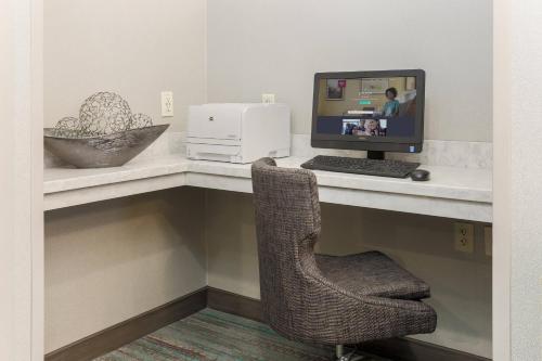 Televisyen dan/atau pusat hiburan di Residence Inn Phoenix Chandler/Fashion Center