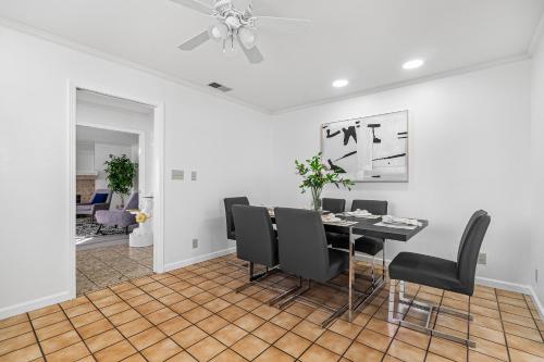 Φωτογραφία από το άλμπουμ του Charming single-story 3Brs 2bth home S-SF σε Νότιο Σαν Φρανσίσκο